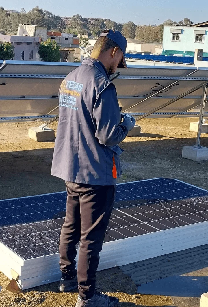 engineers-technicians-inspecting-maintaining-solar